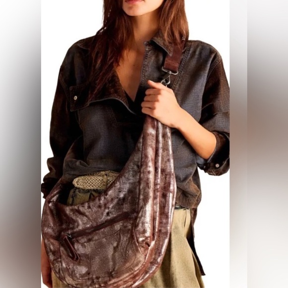 Free People Handbags - NWT Free People Brown Leather Sparta Sling Bag Large Boho Crossbody Shimmer